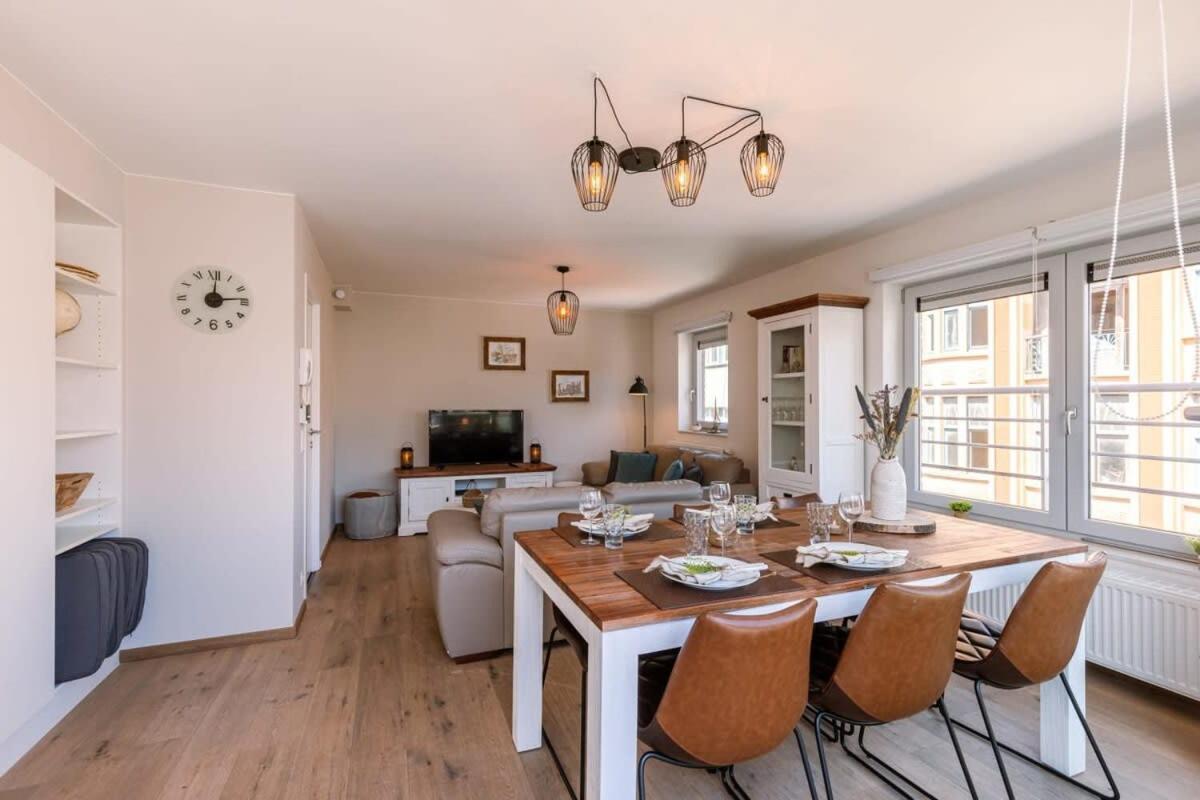 Huswell - Centrally Located Apartment With Sunny Terrace Остенде Екстер'єр фото